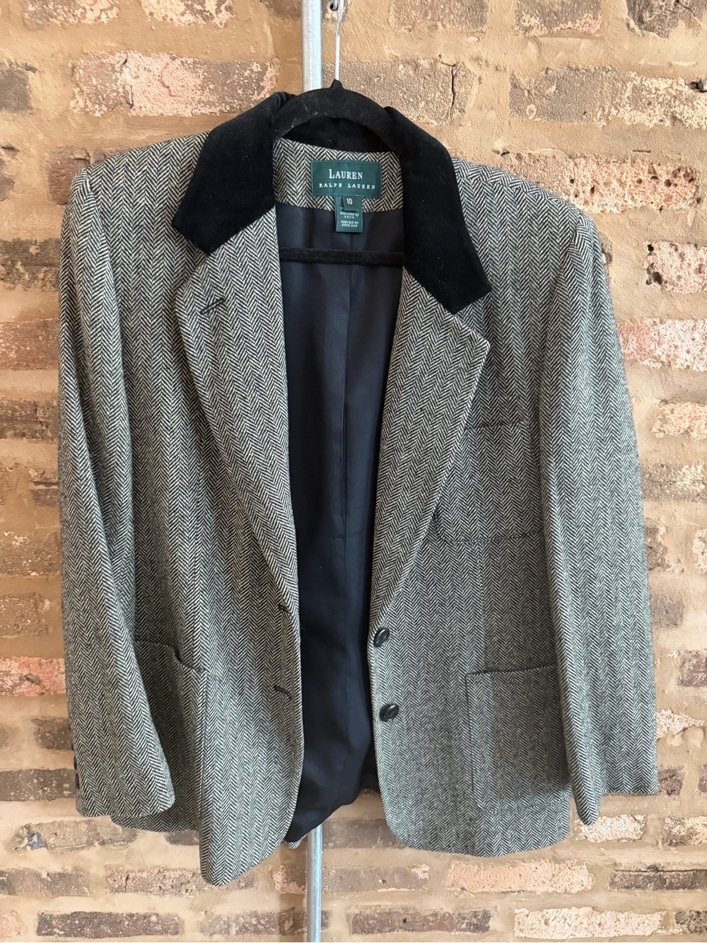 Lauren Ralph Lauren Vintage Herringbone Wool Blazer in Gray with Black Collar